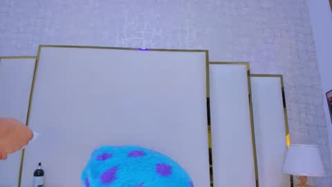 Paola  online show from 11/25/25, 01:55