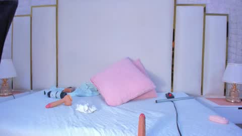 Paola  online show from 12/03/25, 11:30