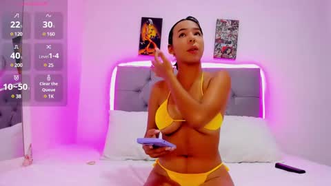 paola online show from 02/25/25, 05:47