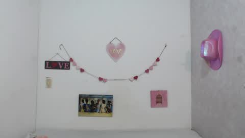 Paola online show from 02/05/25, 06:15