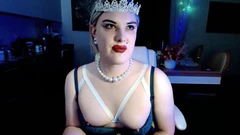 Snapshot of paoladoll chatting on 10/15/25, 11:21 Sarina Williams online show from 10/15/25, 11:21