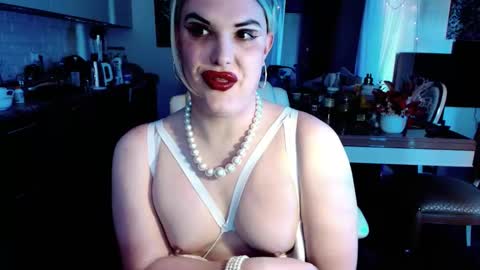 Snapshot of paoladoll chatting on 05/05/26, 08:55 Sarina Williams online show from 05/05/26, 08:55