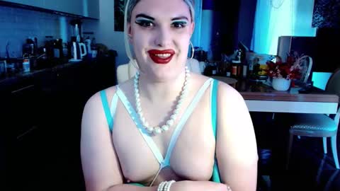 Snapshot of paoladoll chatting on 05/12/26, 11:51 Sarina Williams online show from 05/12/26, 11:51