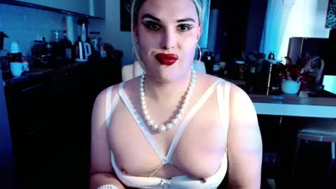 Snapshot of paoladoll chatting on 05/19/26, 11:49 Sarina Williams online show from 05/19/26, 11:49