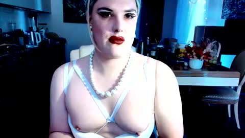 Snapshot of paoladoll chatting on 05/21/26, 10:00 Sarina Williams online show from 05/21/26, 10:00