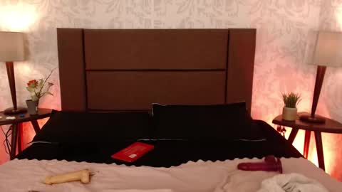 paolagh_ online show from 02/01/26, 03:38