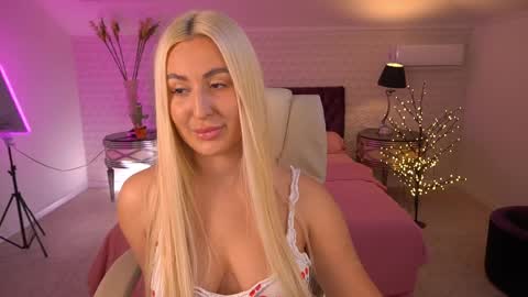 Lia online show from 04/05/26, 01:52