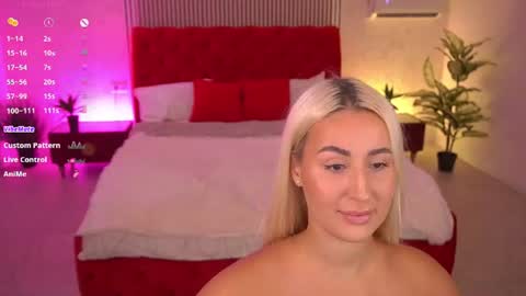 Snapshot of paolamola chatting on 07/24/26, 03:10 Lia online show from 07/24/26, 03:10