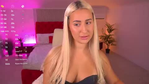 Snapshot of paolamola chatting on 07/25/26, 02:14 Lia online show from 07/25/26, 02:14