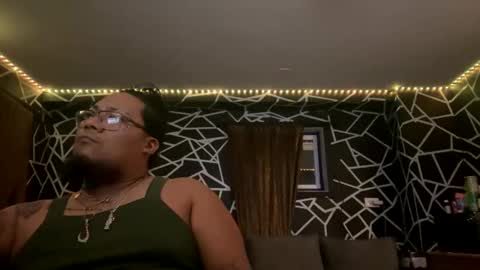 papi_krizz online show from 11/19/25, 07:19