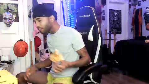 papian0 online show from 09/21/25, 11:17