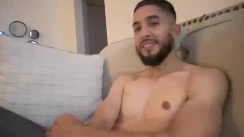 papicubano_guapo23cm online show from 10/06/25, 06:33