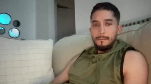 Snapshot of papicubano_guapo23cm chatting on 06/23/26, 10:35 papicubano_guapo23cm online show from 06/23/26, 10:35