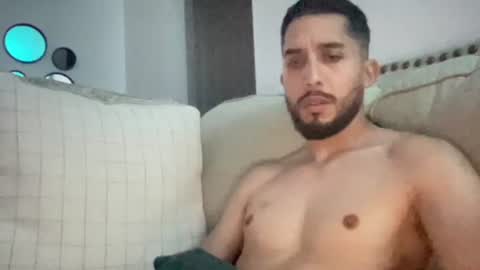 Snapshot of papicubano_guapo23cm chatting on 07/21/26, 08:05 papicubano_guapo23cm online show from 07/21/26, 08:05