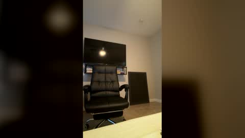 Snapshot of papimaikol020 chatting on 04/05/26, 04:48 papimaikol020 online show from 04/05/26, 04:48