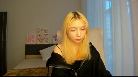 Melena online show from 12/17/25, 08:31