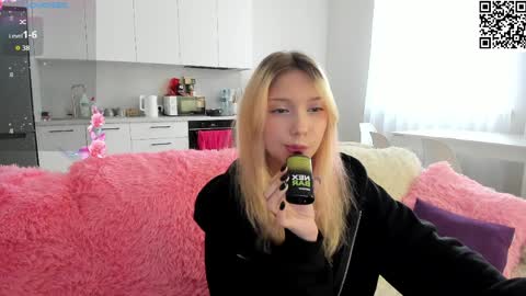 Melena online show from 03/28/26, 01:38