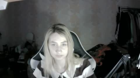 Snapshot of paradise_shade chatting on 11/28/25, 03:58 paradise_shade online show from 11/28/25, 03:58