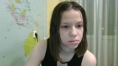 paradise_tease online show from 12/15/25, 06:45