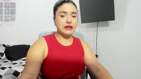 Snapshot of pareja_curiosa19 chatting on 03/15/26, 01:33 pareja_curiosa19 online show from 03/15/26, 01:33