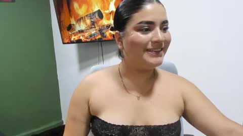 Snapshot of pareja_curiosa19 chatting on 05/18/26, 10:26 pareja_curiosa19 online show from 05/18/26, 10:26