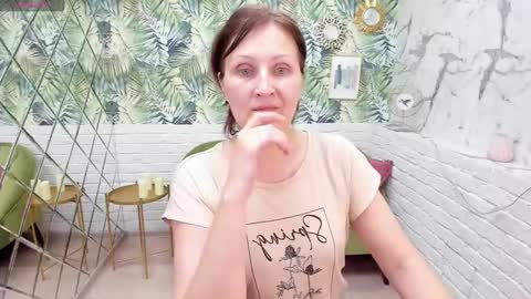 Snapshot of paris_cherry chatting on 01/20/25, 02:22 Paris online show from 01/20/25, 02:22