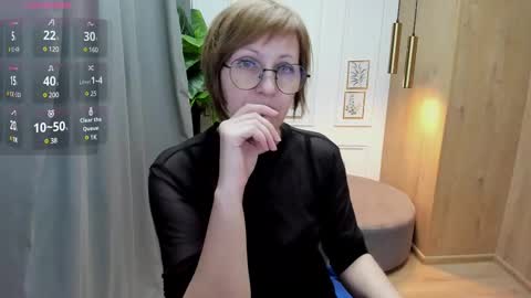 Snapshot of paris_cherry chatting on 03/12/25, 01:30 Paris online show from 03/12/25, 01:30