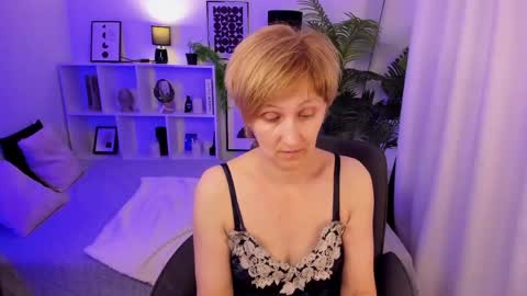 Snapshot of paris_cherry chatting on 05/24/26, 05:51 Paris online show from 05/24/26, 05:51