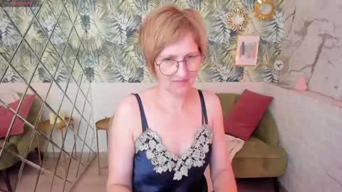 Snapshot of paris_cherry chatting on 05/31/26, 06:09 Paris online show from 05/31/26, 06:09