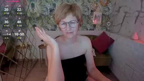 Snapshot of paris_cherry chatting on 08/06/26, 06:10 Paris online show from 08/06/26, 06:10