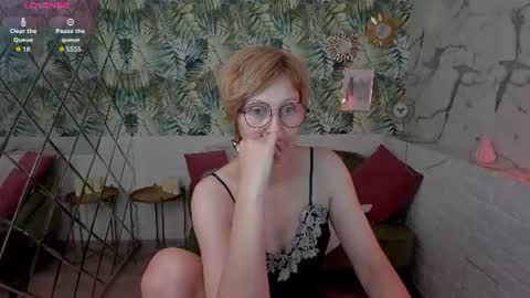 Snapshot of paris_cherry chatting on 08/07/26, 06:32 Paris online show from 08/07/26, 06:32