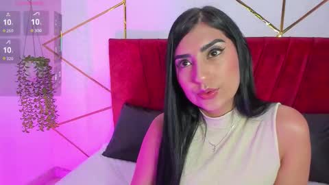 paris_evans_01 online show from 11/05/25, 01:11