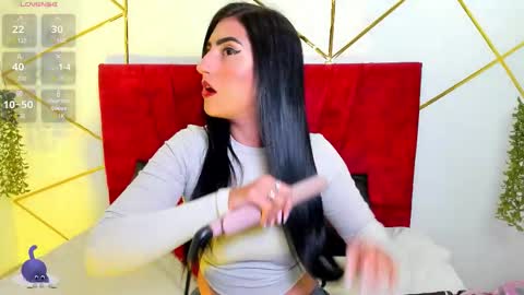 paris_evans_01 online show from 01/07/26, 12:40