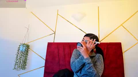 paris_evans_01 online show from 01/08/26, 12:07