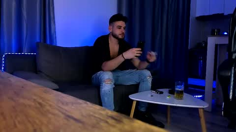 Paris online show from 11/30/25, 11:53