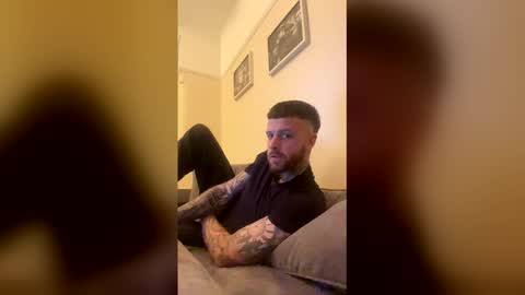 parkertom525 online show from 04/21/26, 08:12