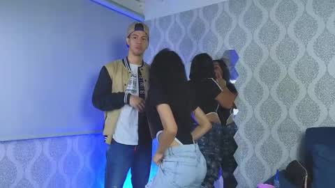 Danna online show from 11/13/25, 01:43