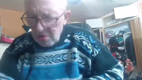 pascal88881 online show from 12/30/24, 06:05