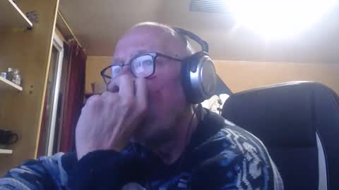 pascal88881 online show from 12/18/25, 02:06