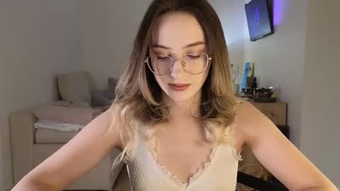 Anna online show from 02/18/26, 09:22