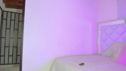 passionfruitx2 online show from 04/01/26, 09:45