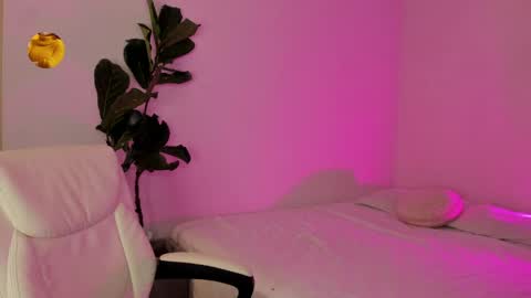    online show from 03/29/26, 02:33