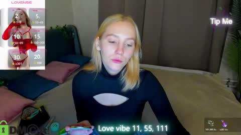 patr1cia_hart online show from 12/17/25, 12:16