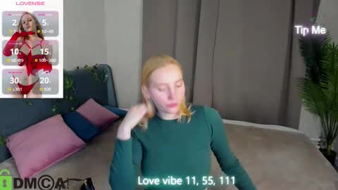 patr1cia_hart online show from 12/18/25, 11:11