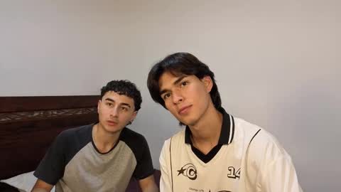 patri_ck_villa online show from 12/22/25, 03:03