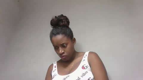 Snapshot of patricia9090 chatting on 11/28/25, 07:00 patricia9090 online show from 11/28/25, 07:00