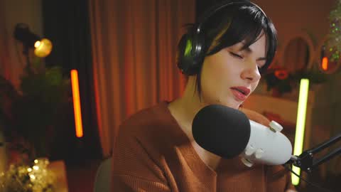 Patricia online show from 12/15/24, 06:15