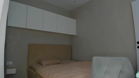 patricia_bloom online show from 10/18/25, 12:06