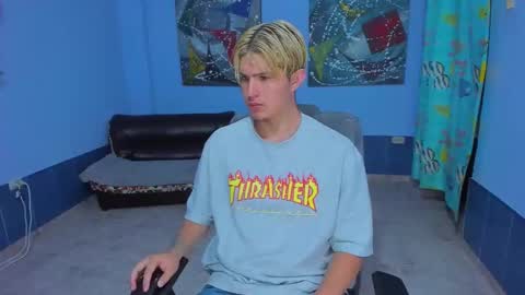 .... online show from 10/24/25, 07:32