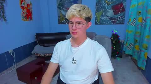 .... online show from 12/03/25, 07:27